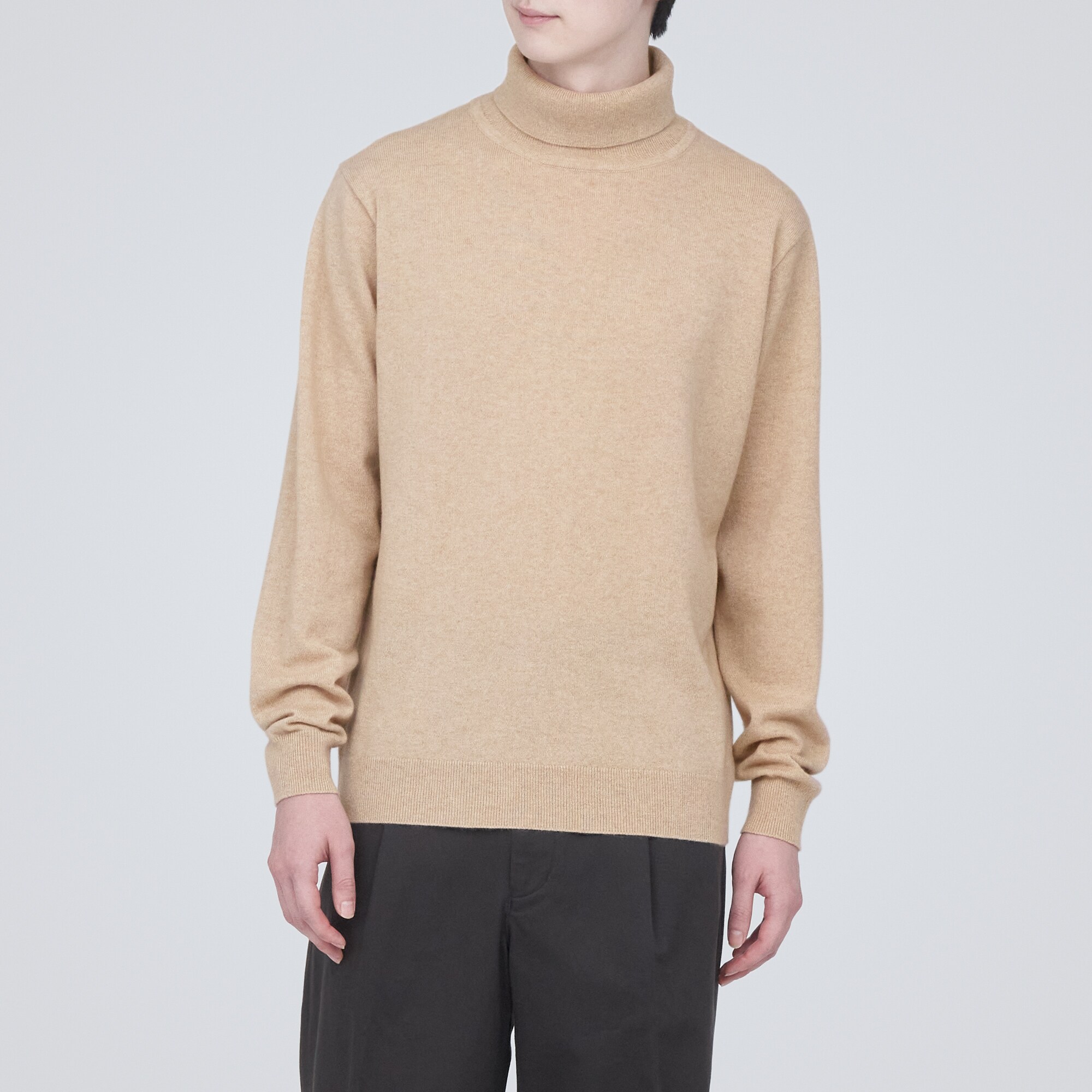 무인양품 일본 자연색 캐시미어 터틀넥 스웨터