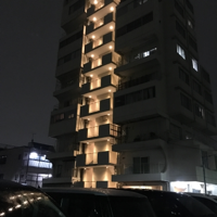 山の下