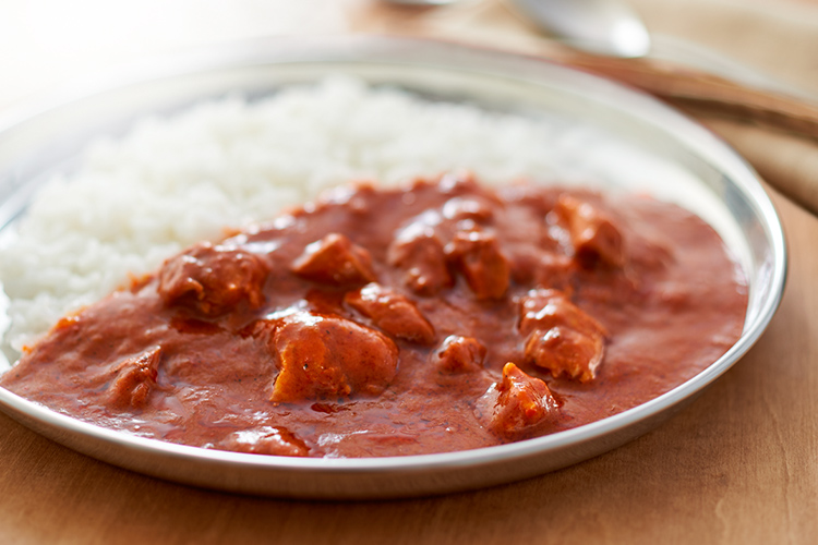 素材を生かしたカレー 3種の唐辛子とチキン