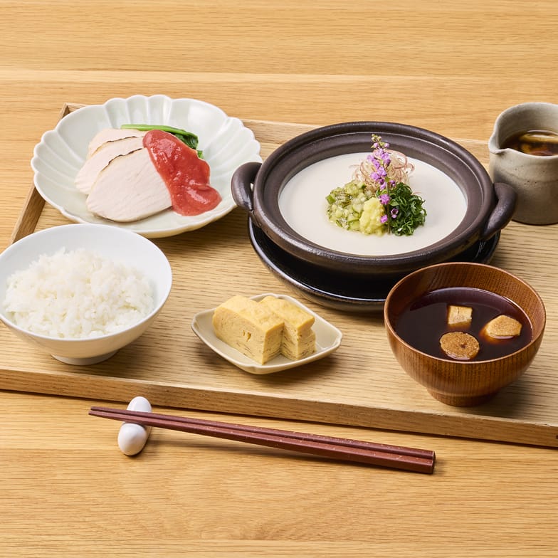 土鍋仕立ての寄せ豆富おぜんの写真