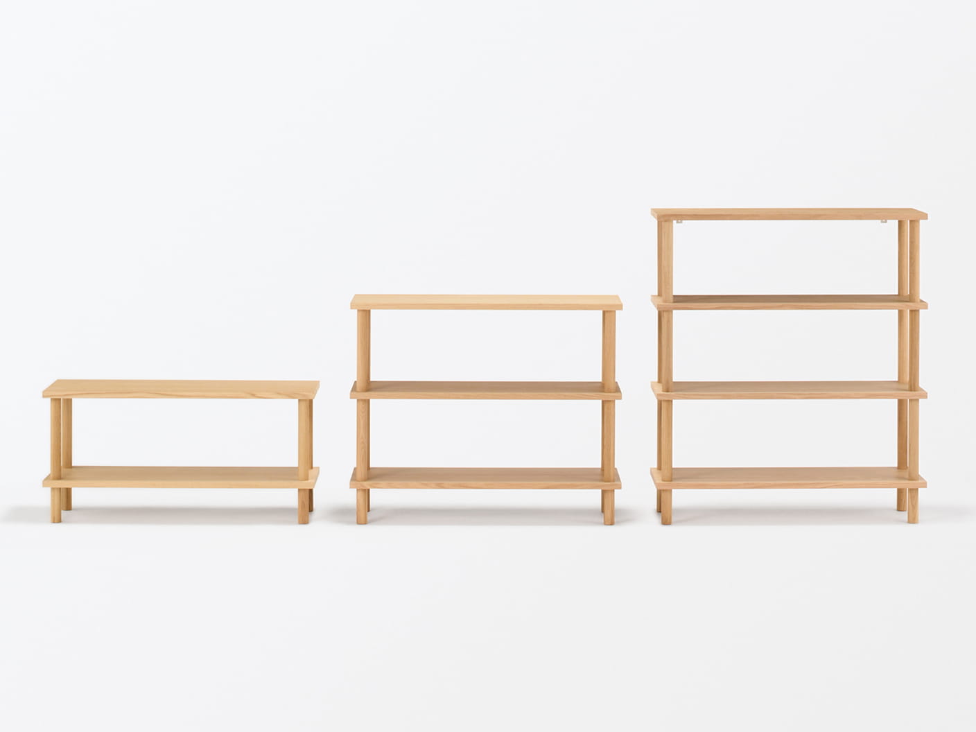 手軽に組み立てられる木製シェルフ　オーク材突板の商品画像