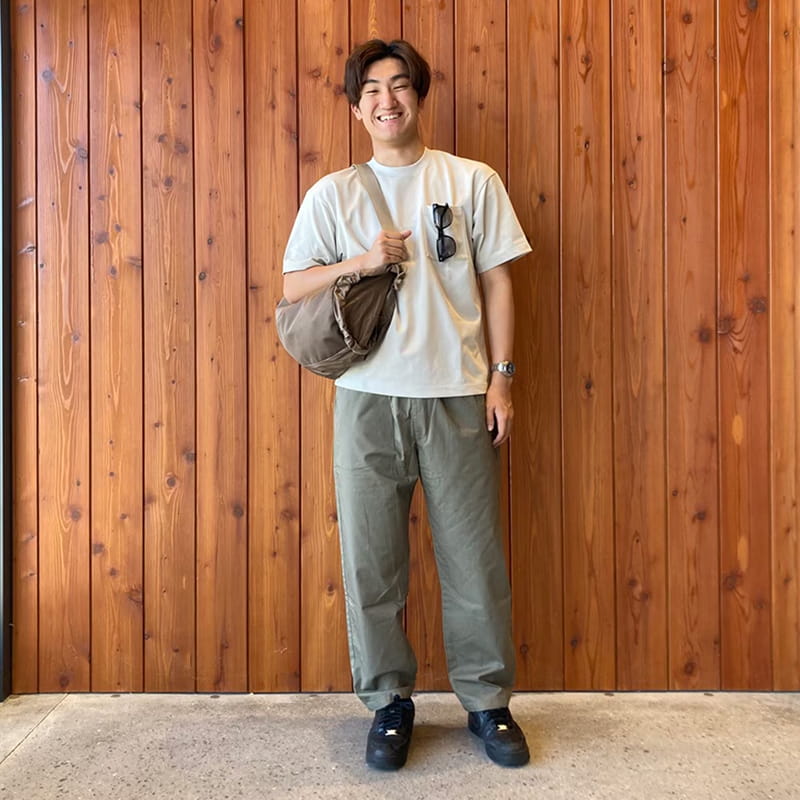 紳士　洗いざらしコットンイージーパンツのスタッフスナップ1