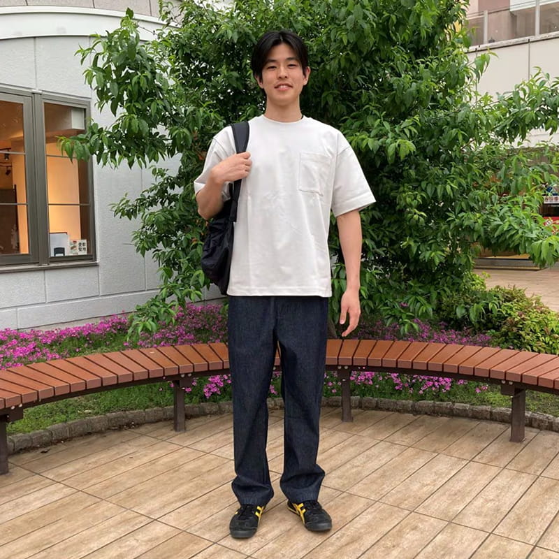紳士　洗いざらしデニムイージーパンツのスタッフスナップ2
