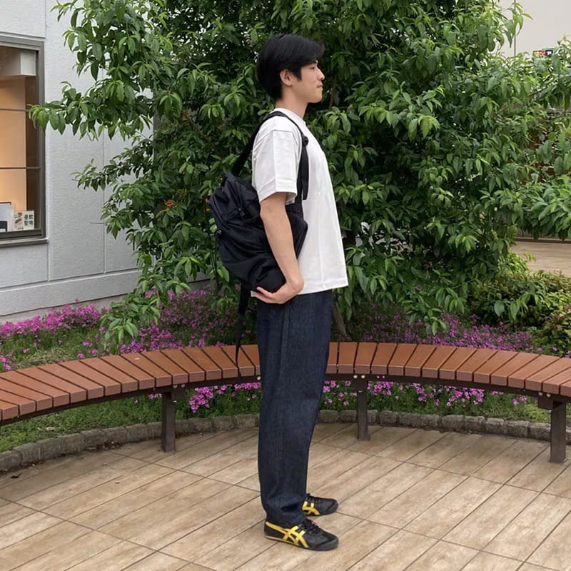 紳士　洗いざらしデニムイージーパンツのスタッフスナップ3