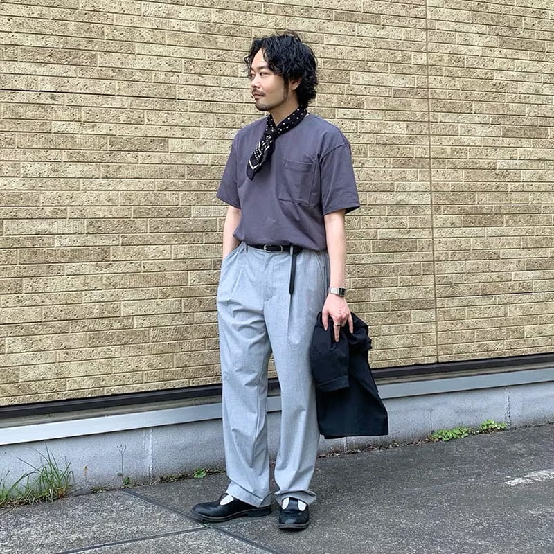 紳士　乾きやすいワンタックワイドパンツのスタッフスナップ3