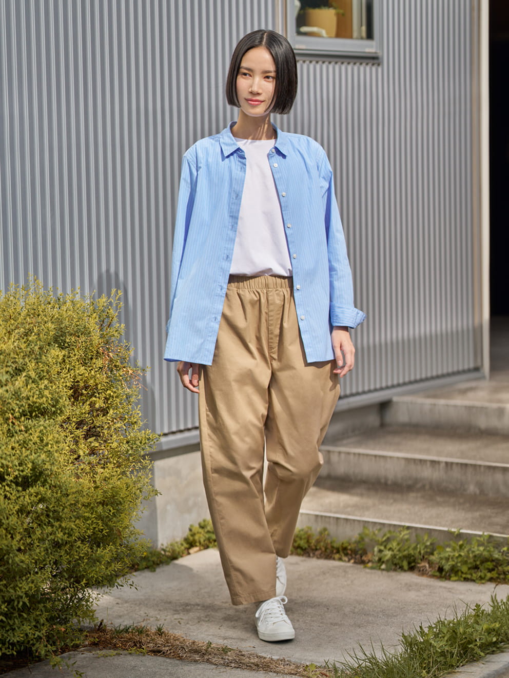 婦人　洗いざらし　コットンイージーテーパードパンツ 着用イメージ