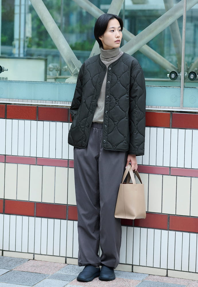 婦人　防風裏起毛　イージーパンツ 着用イメージ2