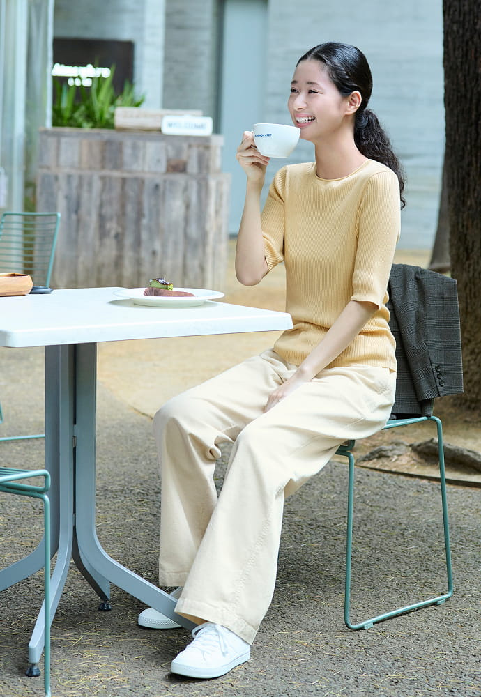婦人　ストレッチコーデュロイ　イージーストレートパンツ 着用イメージ2