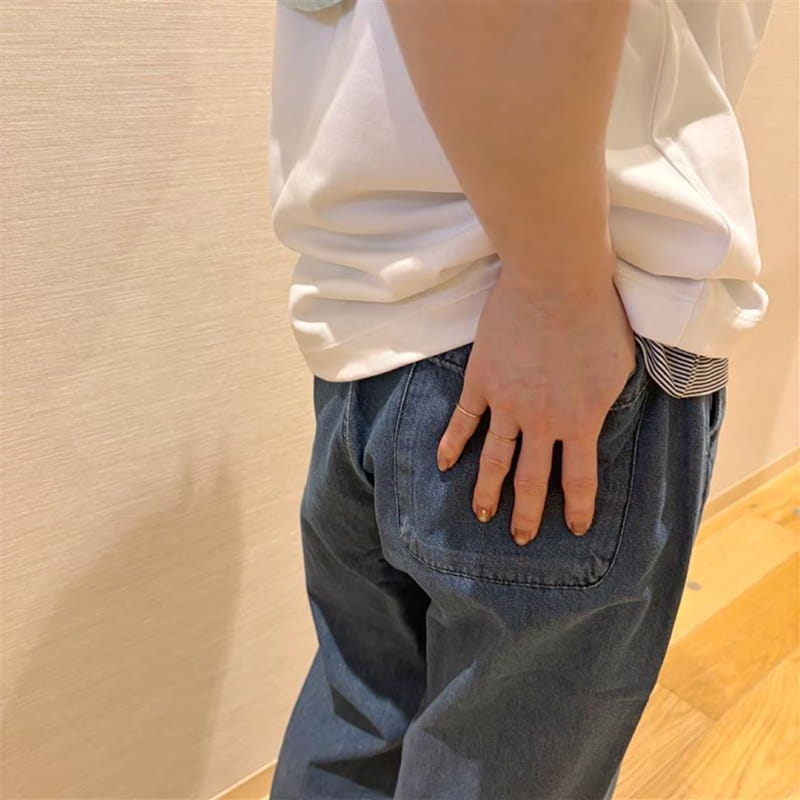 婦人　洗いざらし　デニムイージーテーパードパンツのスタッフスナップ5