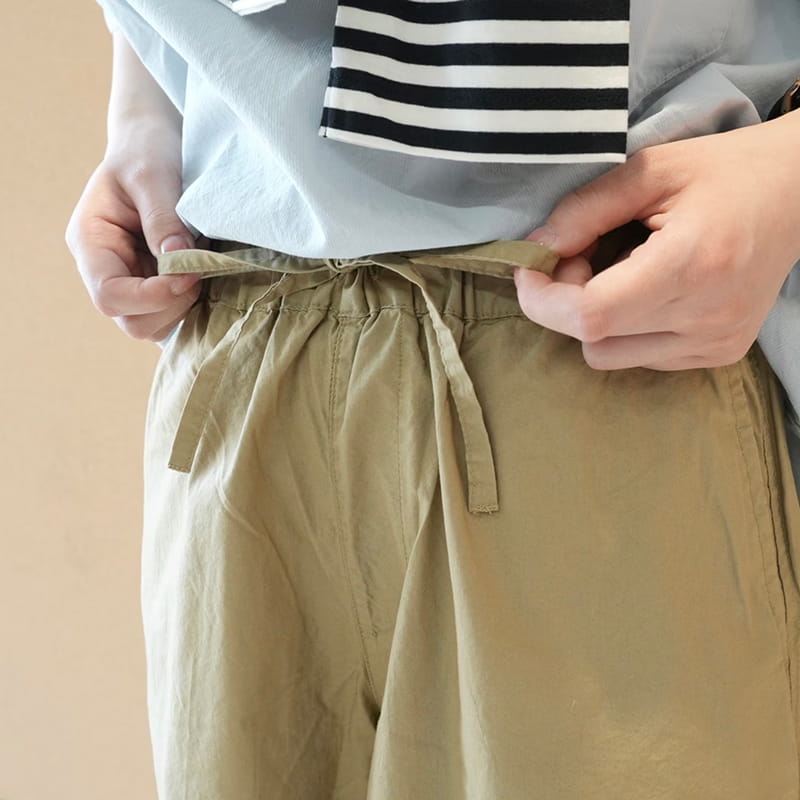 婦人　洗いざらし　ブロードショートパンツのスタッフスナップ3
