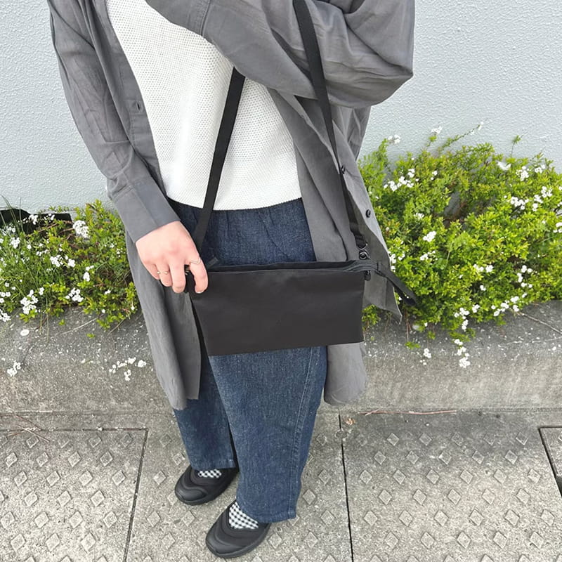 婦人　コットン　リネン　デニムイージーワイドパンツのスタッフスナップ3
