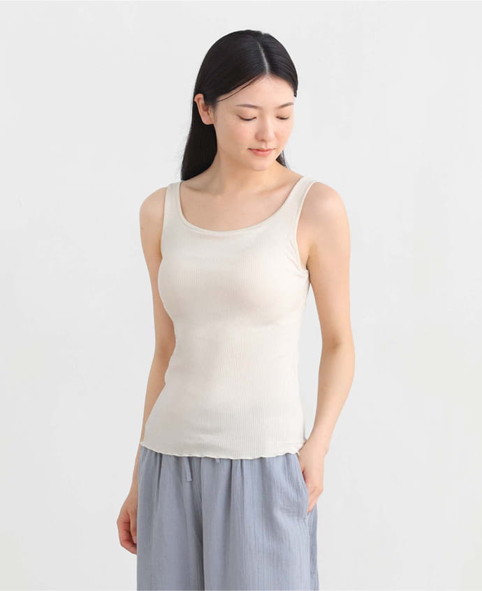 婦人 なめらかリブブラタンクトップの着用イメージ