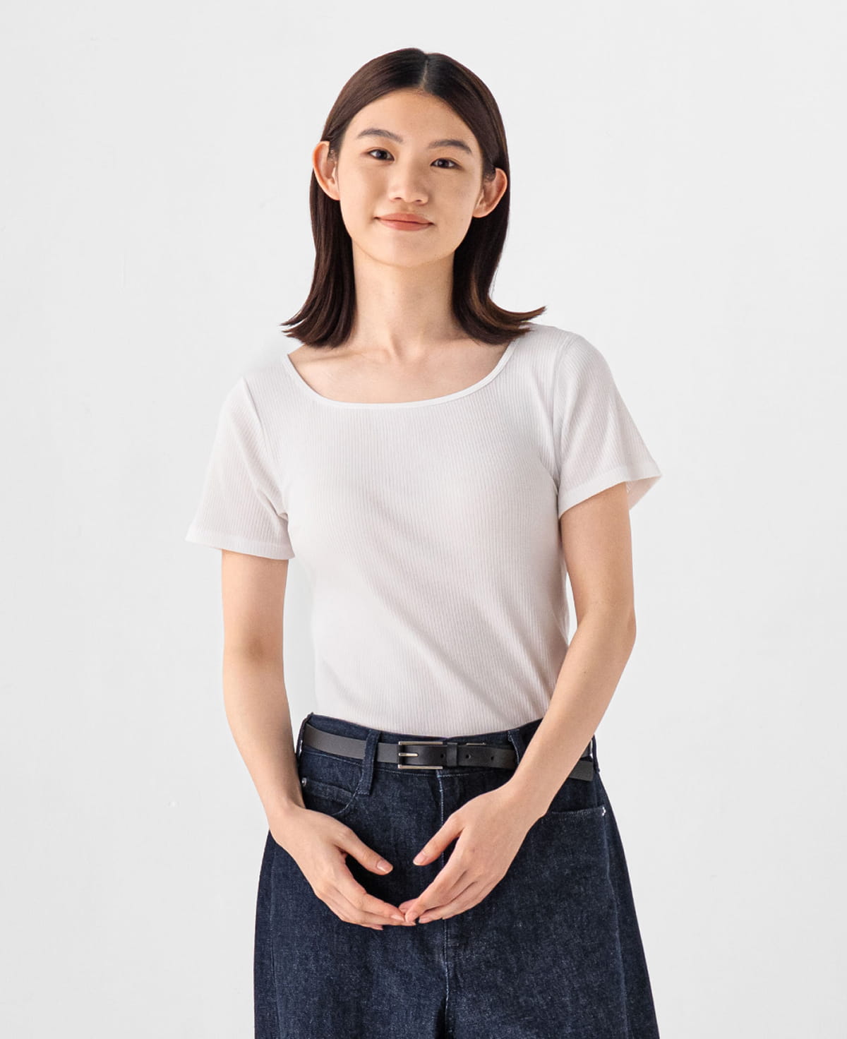 婦人　なめらかリブブラ半袖Ｔシャツの着用画像