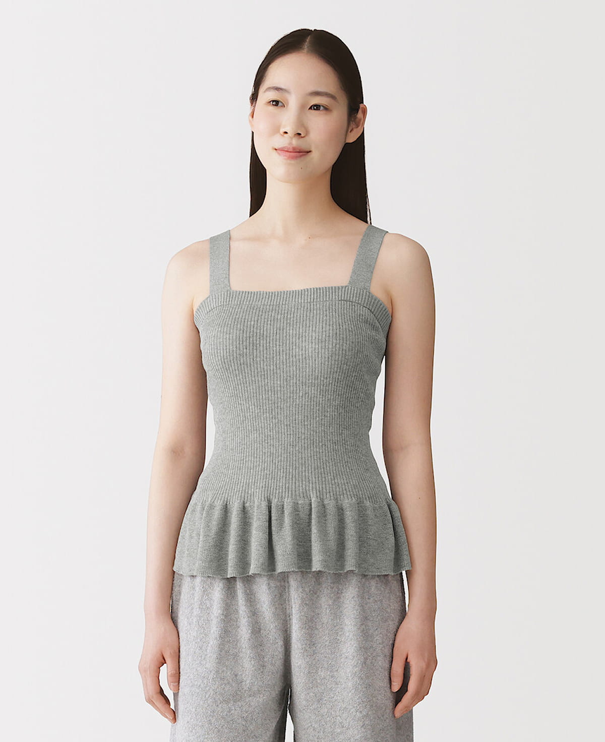 婦人　なめらかサマーニットブラタンクトップの着用イメージ