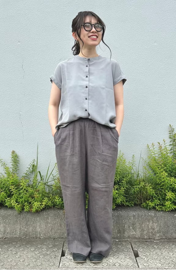婦人　風を通す　フレンチスリーブブラウスのイメージ