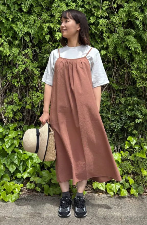 婦人　風を通す　キャミソールワンピースのイメージ