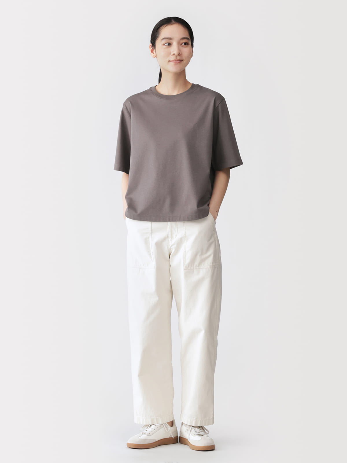 婦人　涼感ＵＶカットクルーネックワイド半袖Ｔシャツの着用イメージ