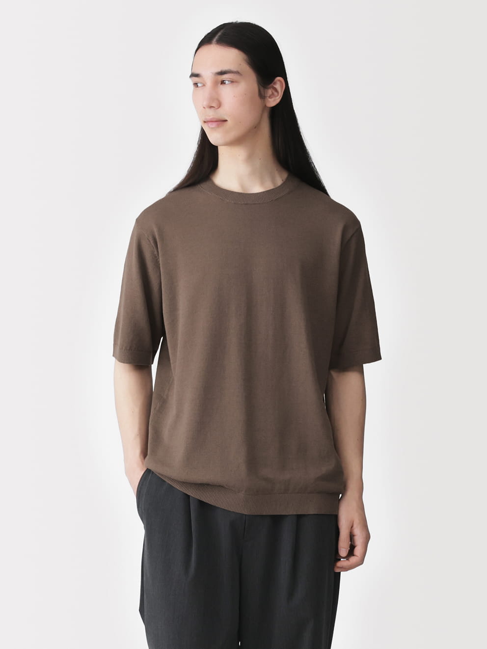 紳士　ヘンプ混クルーネック半袖セーターの着用画像