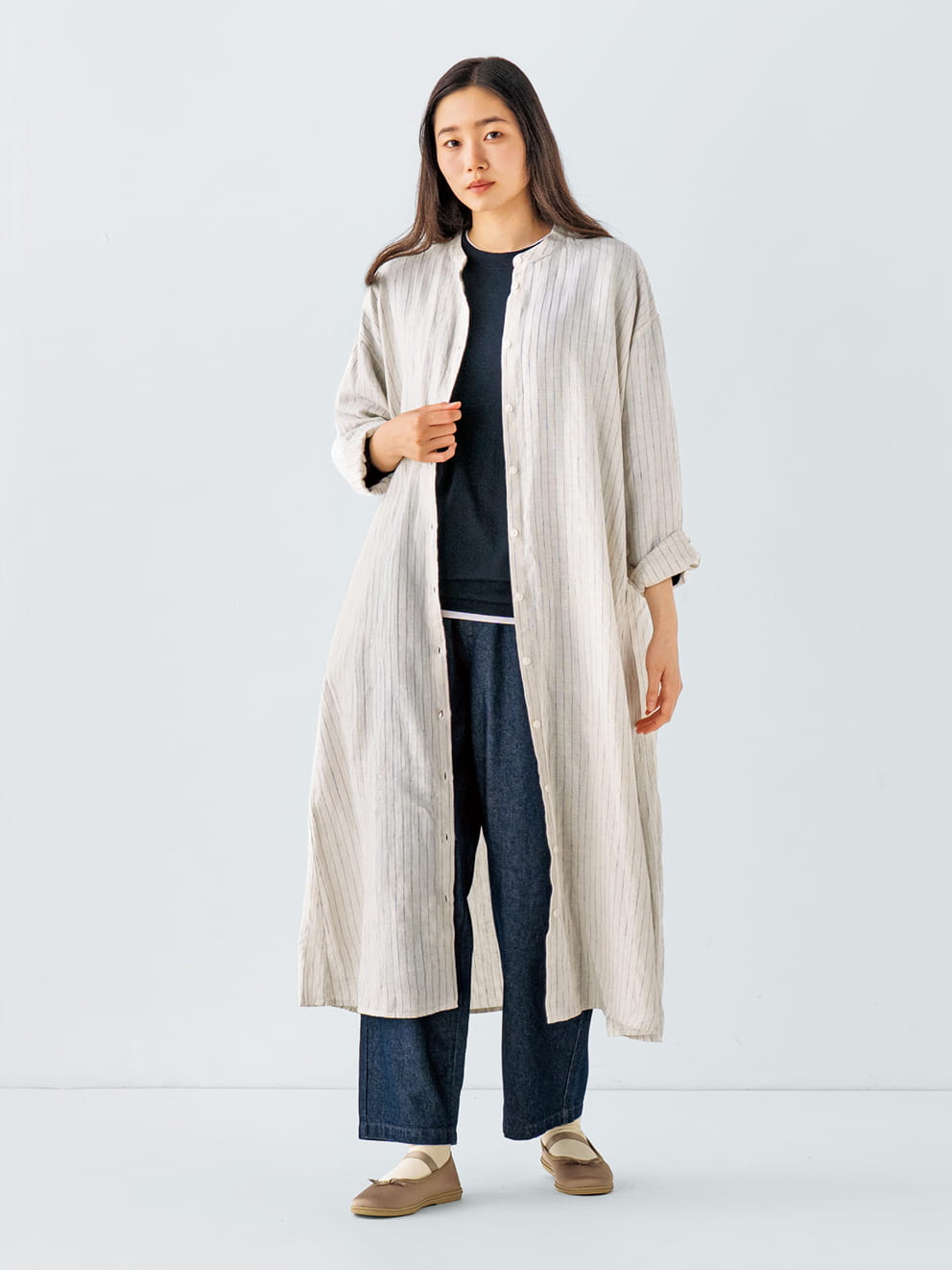 婦人　リネン　洗いざらし　長袖シャツワンピースの着用画像