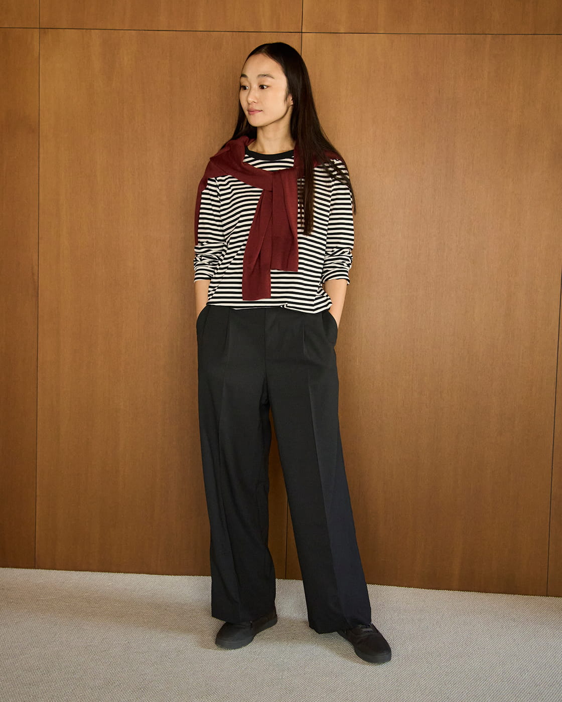 婦人 天竺編みクルーネック長袖Tシャツの着用イメージ1