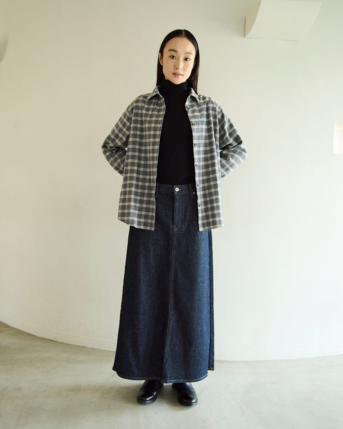 婦人 両面起毛フランネルレギュラーカラー長袖シャツの着用イメージ1