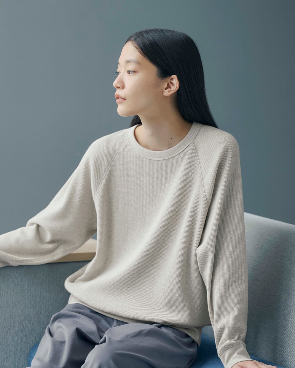 婦人　ワッフル編みクルーネック長袖Ｔシャツの着用イメージ1