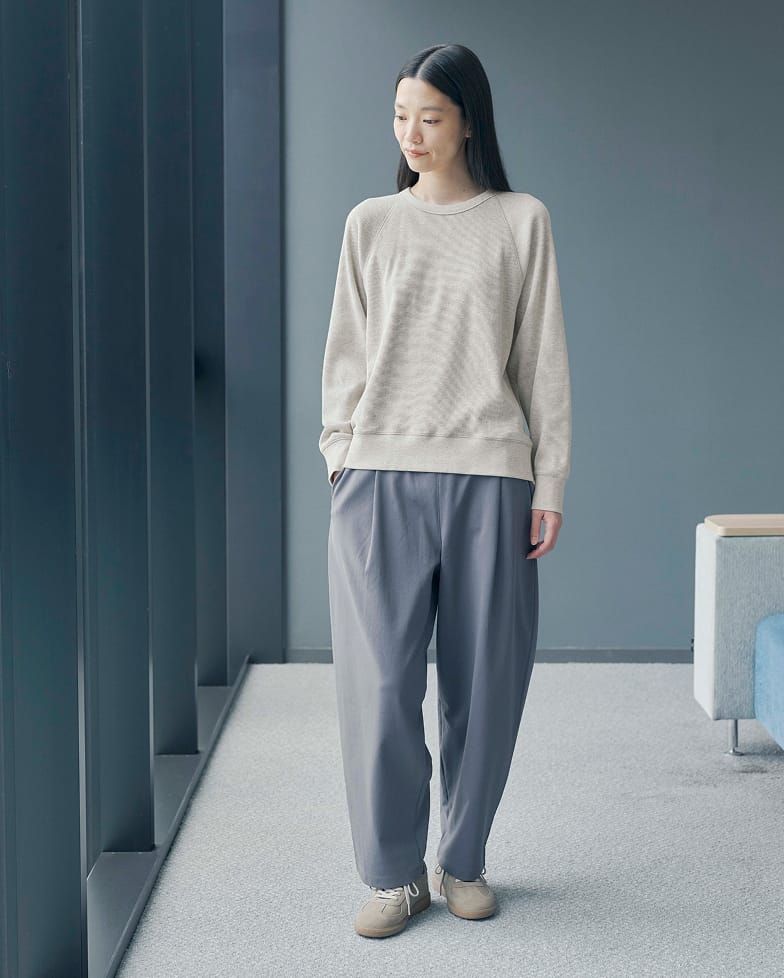 婦人　ワッフル編みクルーネック長袖Ｔシャツの着用イメージ02