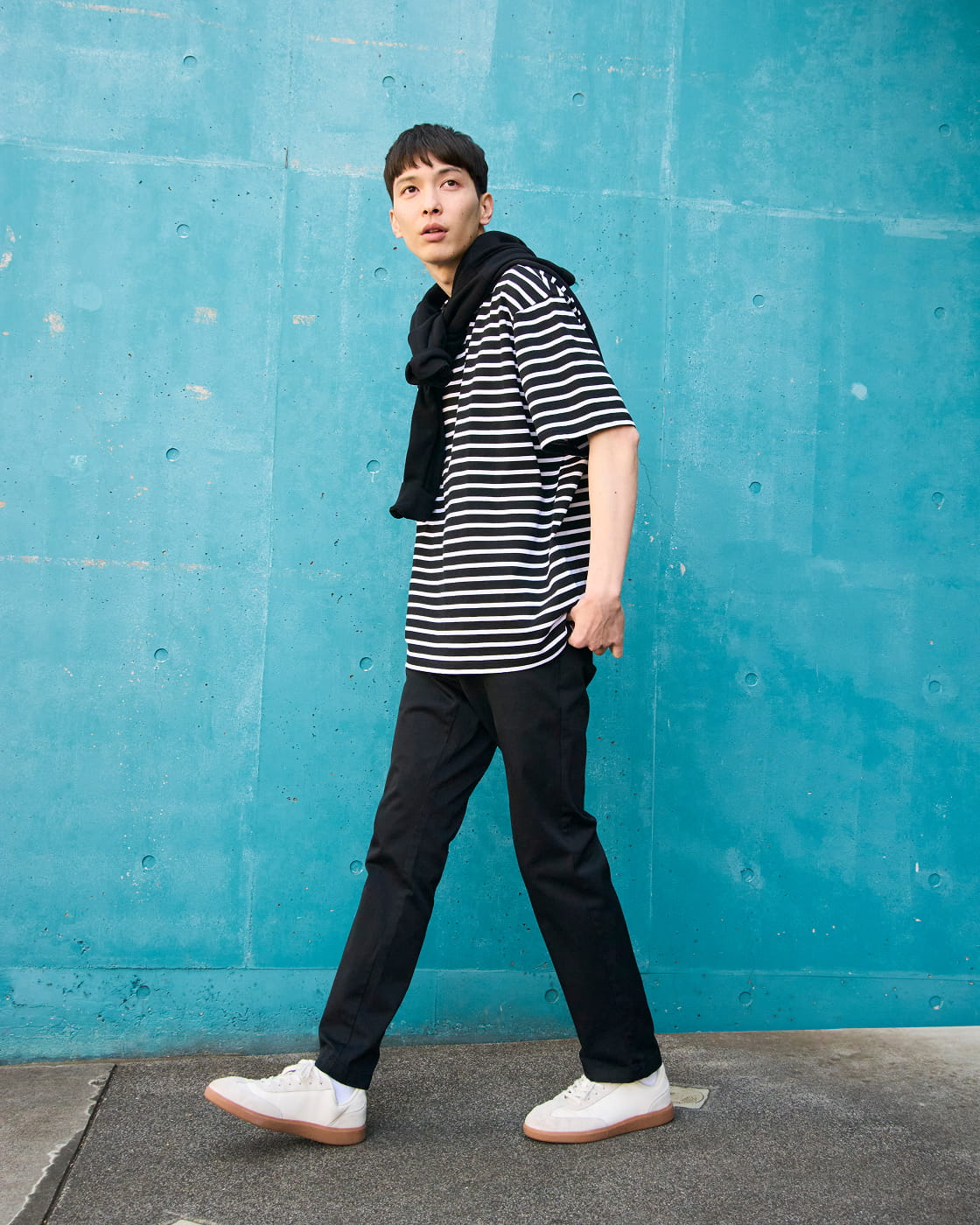 紳士　ストレッチチノスリムパンツの着用イメージ1