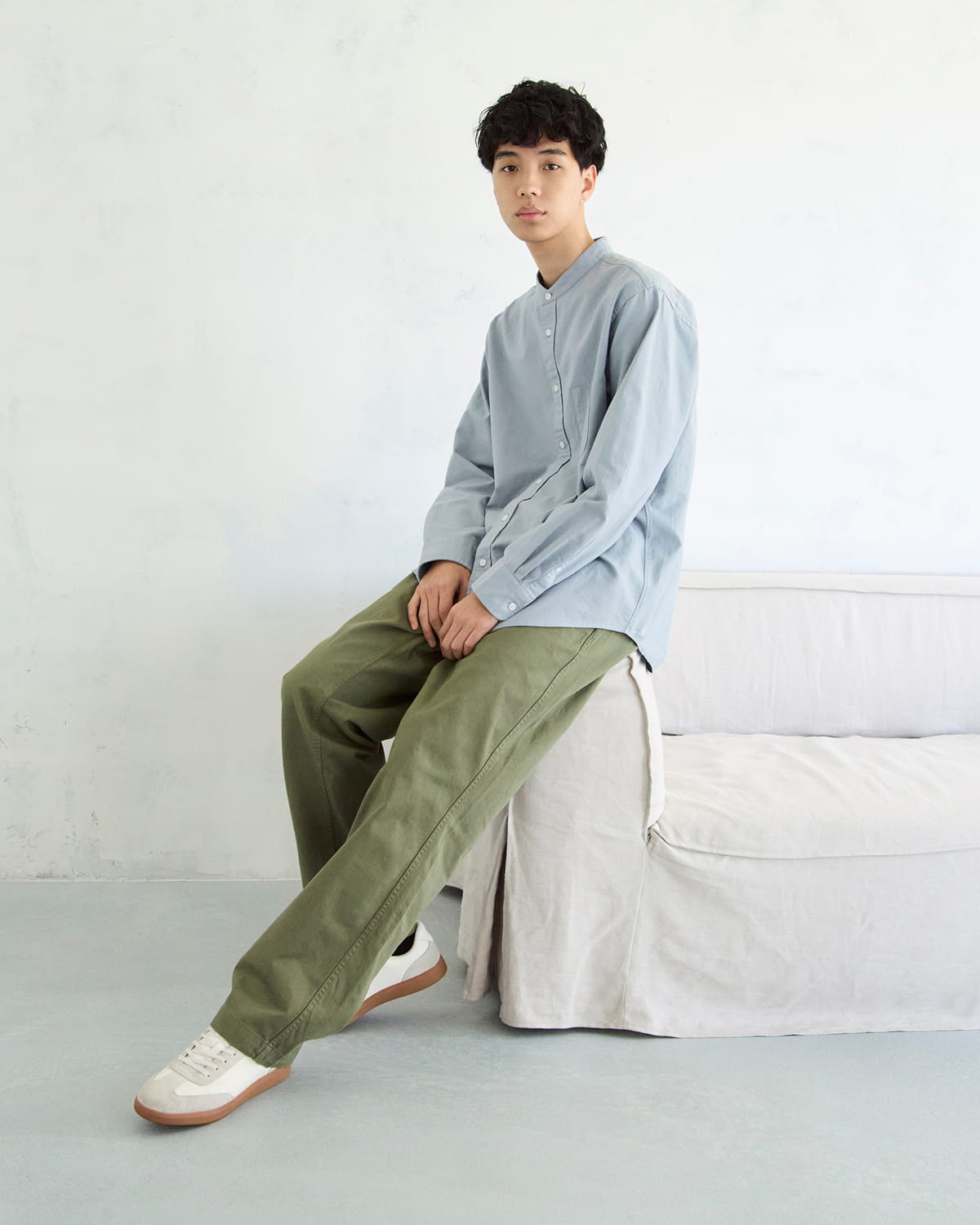 紳士　洗いざらしオックススタンドカラー長袖シャツの着用イメージ1