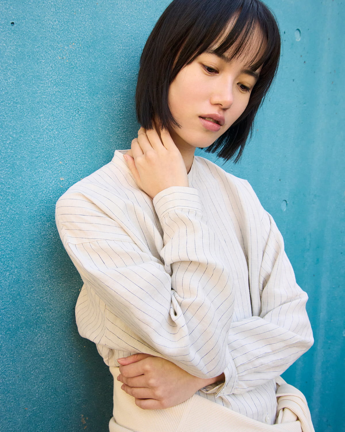 婦人　リネン　洗いざらし　長袖シャツワンピースの着用イメージ1