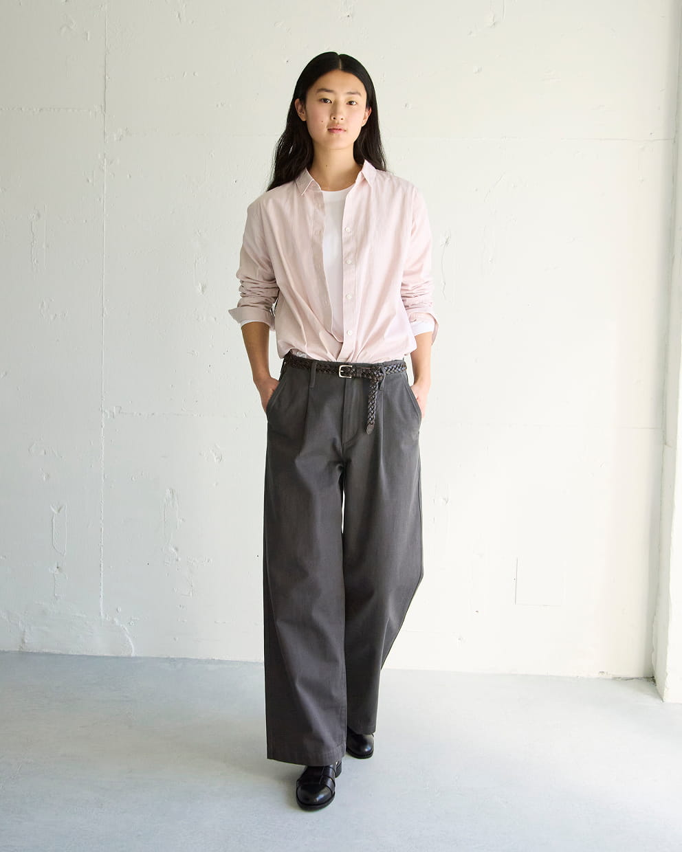 婦人　洗いざらし　ブロードレギュラーカラー長袖シャツの着用イメージ2