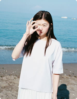 婦人　涼感ＵＶカットクルーネックワイド半袖Ｔシャツのモデル画像