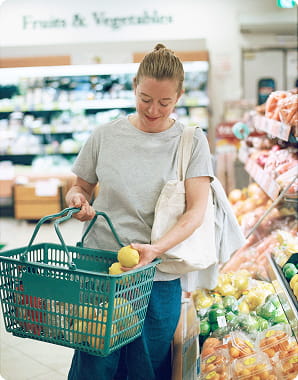 婦人　天竺編みクルーネック半袖Ｔシャツのモデル画像