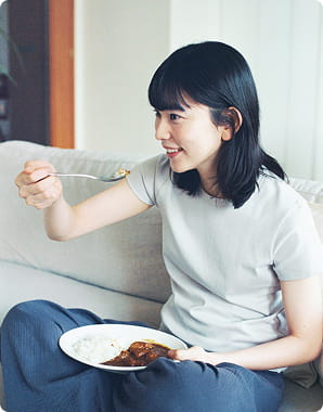 婦人　涼感汗じみしにくいクルーネック半袖Ｔシャツのモデル画像