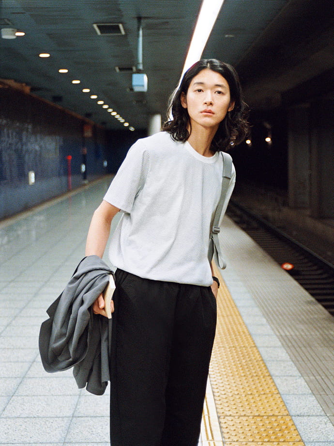 紳士の3枚目LOOK「毎日着たくなる、やわらかな肌ごこち。」