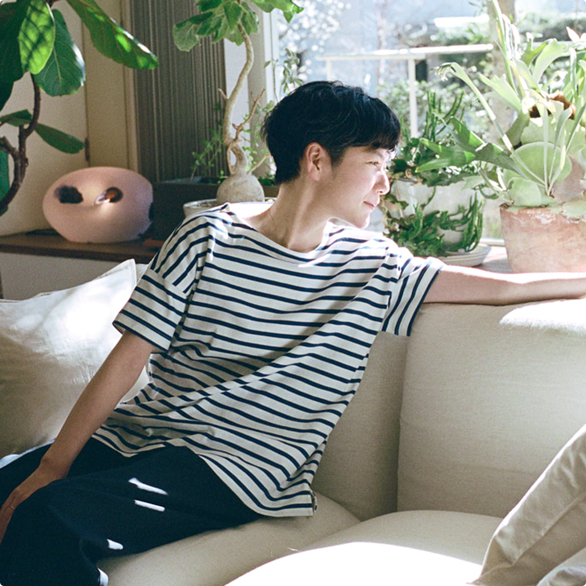 婦人　ボーダーボートネック半袖Ｔシャツのモデル画像