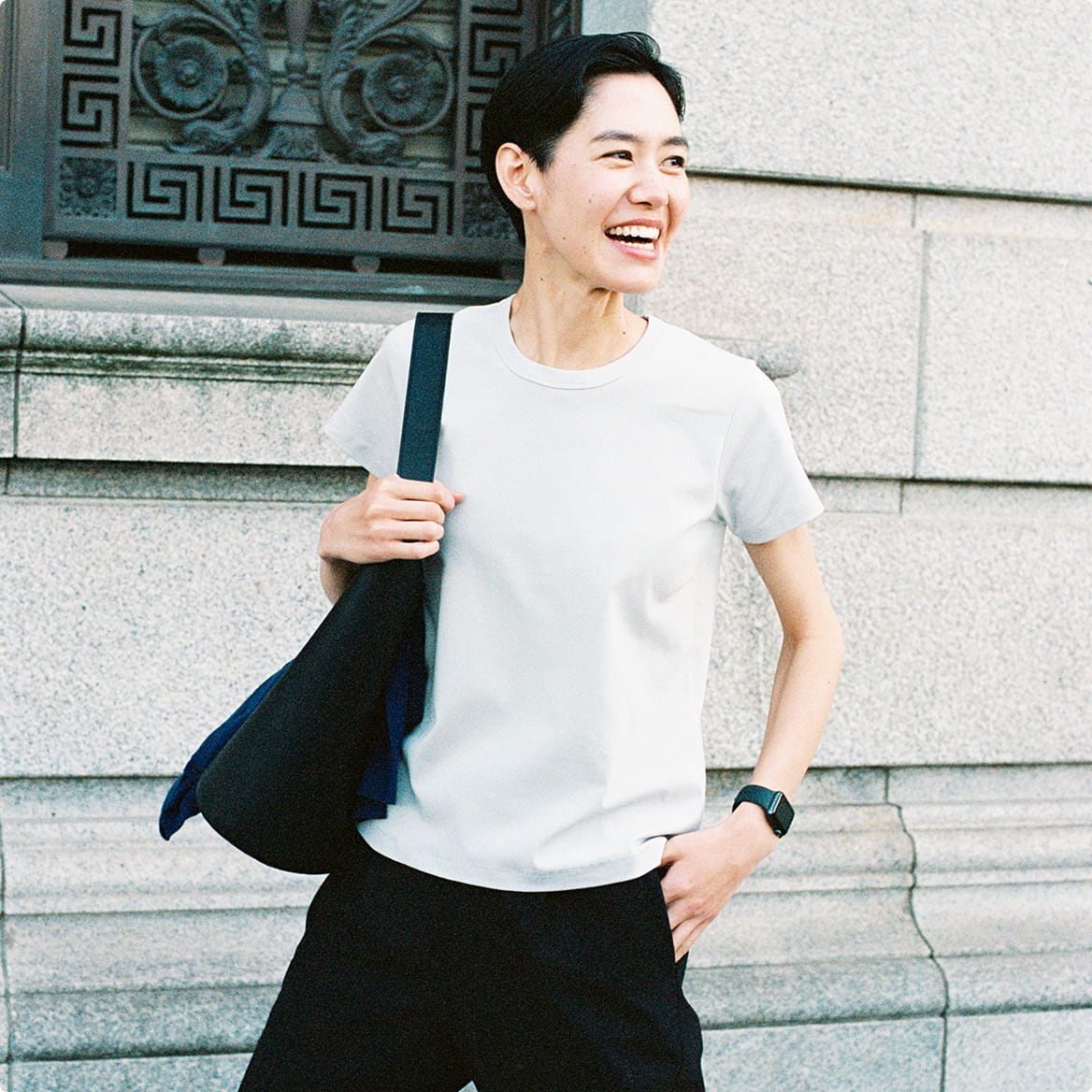 婦人　涼感汗じみしにくいクルーネック半袖Ｔシャツのモデル画像