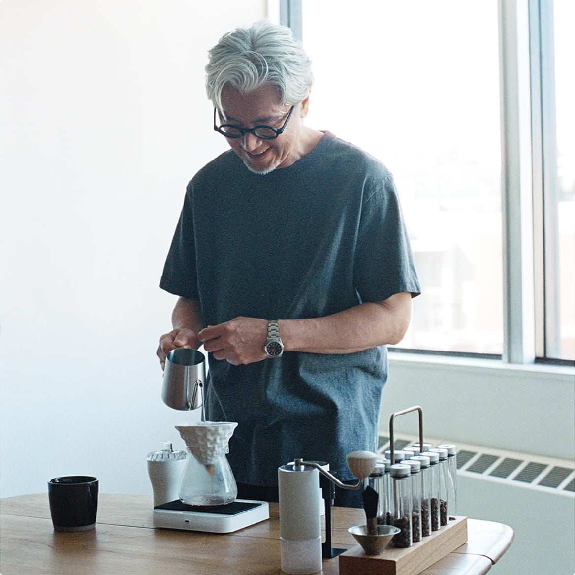 紳士　洗いざらし太番手クルーネック半袖Ｔシャツのモデル画像