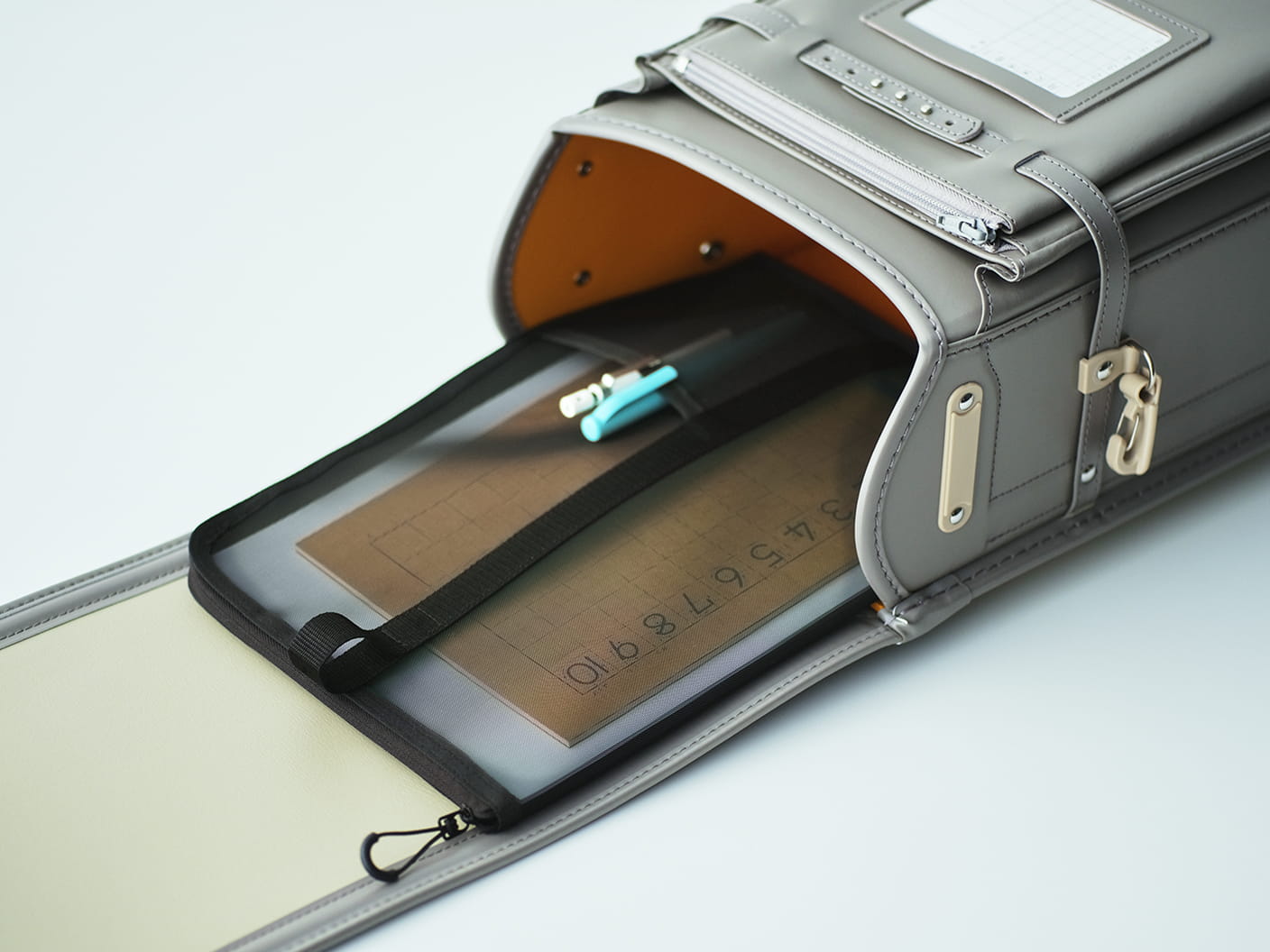 ナイロンメッシュ　縦型書類ケース・仕切り付 の商品画像1