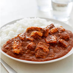 素材を生かした牛ばら肉の大盛りカレー
