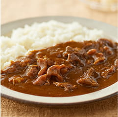 素材を生かした牛すじカレー
