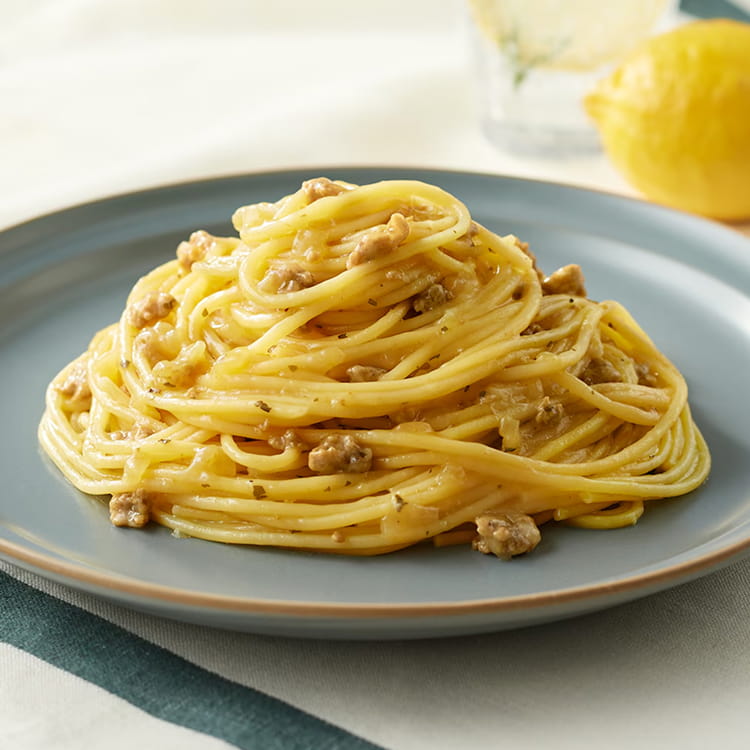 素材の旨みひきたつパスタソース レモンと豚肉のサルシッチャ