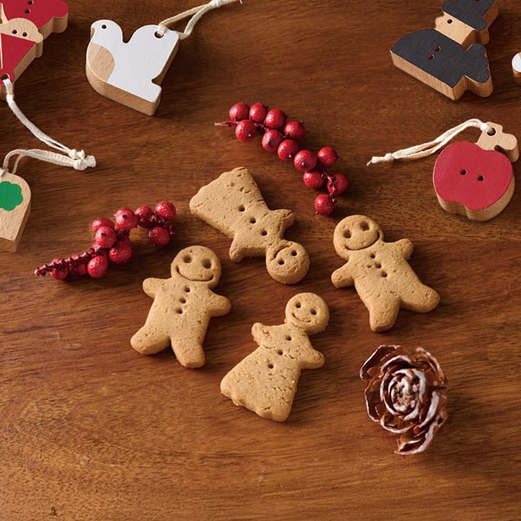 クリスマスオーナメントとお菓子のセットのイメージ