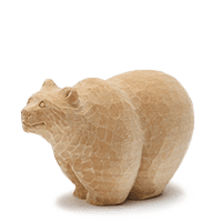 前向きな木彫りの熊