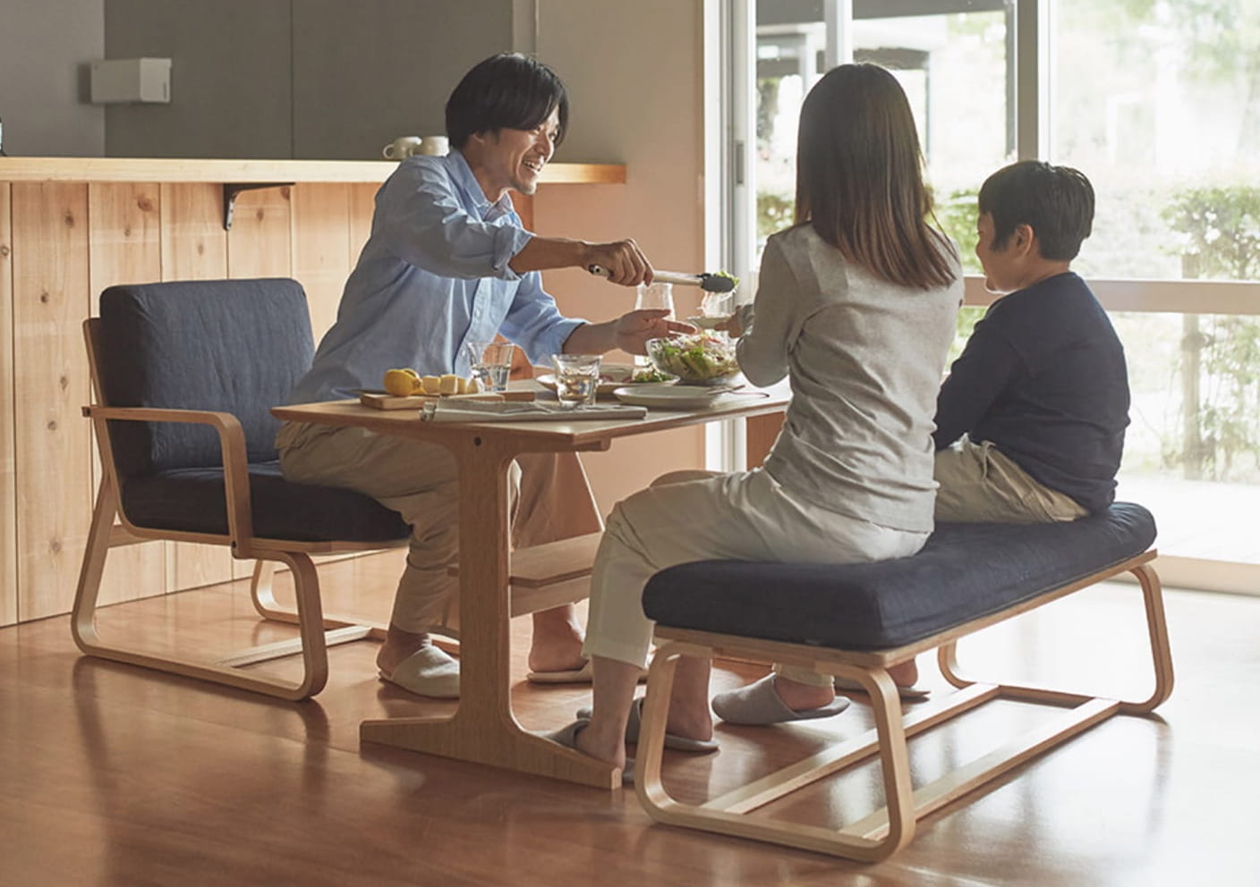 リビングでもダイニングでもつかえるシリーズイメージ