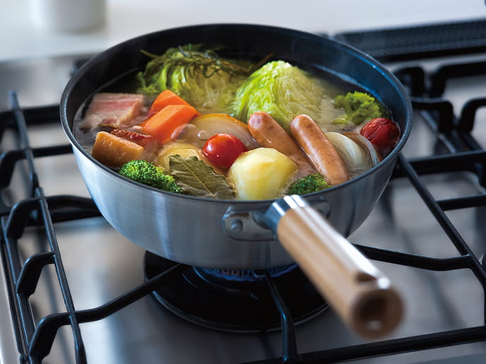 鍋としても使える　こびりつきにくいフライパン　深型