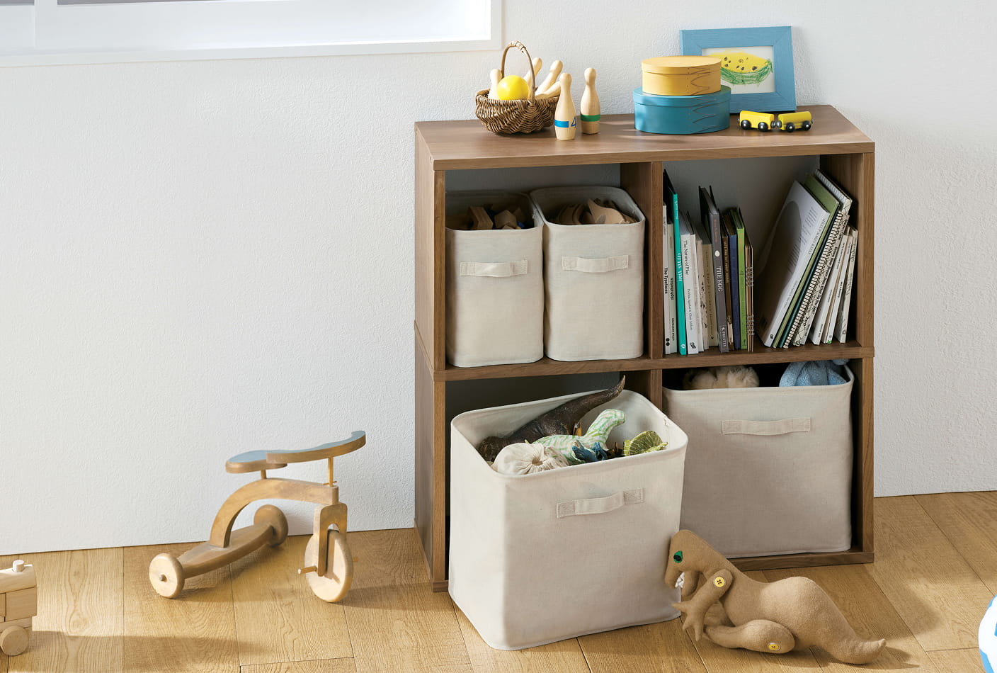 スタッキングシェルフを子供部屋で使う様子。