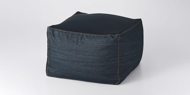 体にフィットするソファのイメージ画像