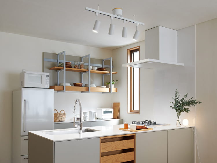 多灯を使ったキッチン照明の例