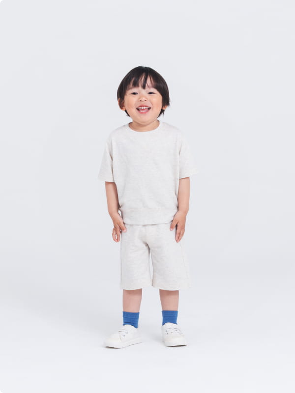 ライトスウェットクロップドパンツ／五分袖ＴシャツのLOOKイメージ